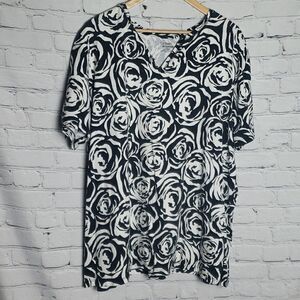 Liz & Me Black and White Top